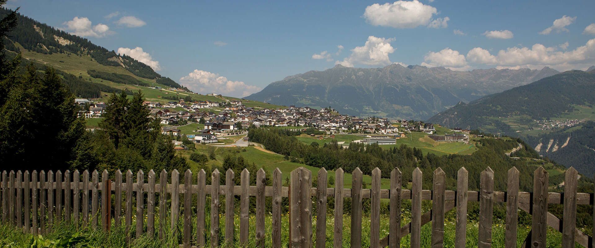 Ortsansicht Fiss im Sommer
