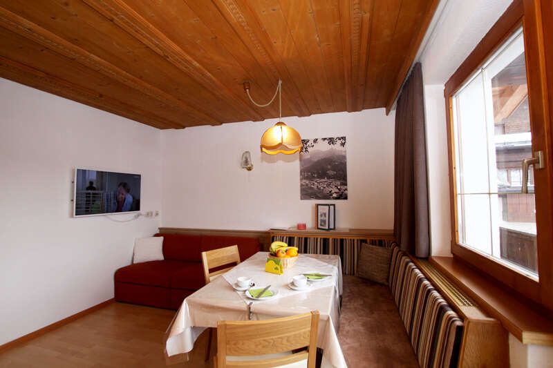 Dining area in Apartment House Viktoria Tirol