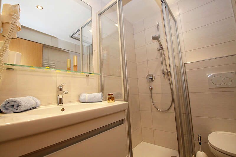 Apartment with bath and shower in Haus Viktoria Fiss
